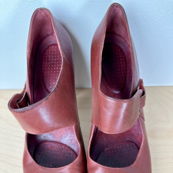 Tsubo Caia Leather High Heel Mary Janes Sangria Red Velcro Strap Sz 10 US 41 EU - Picture 7 of 12